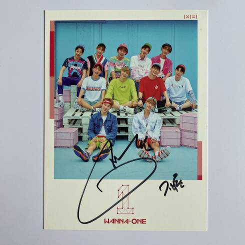 WANNA ONE WOOJIN SIGNED 1ST MINI ALBUM 'TO BE ONE' PINK VERSION